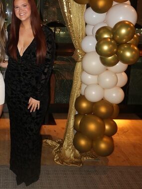 Lulu's Black Long Sleeve V-Neck Velvet Maxi Dress